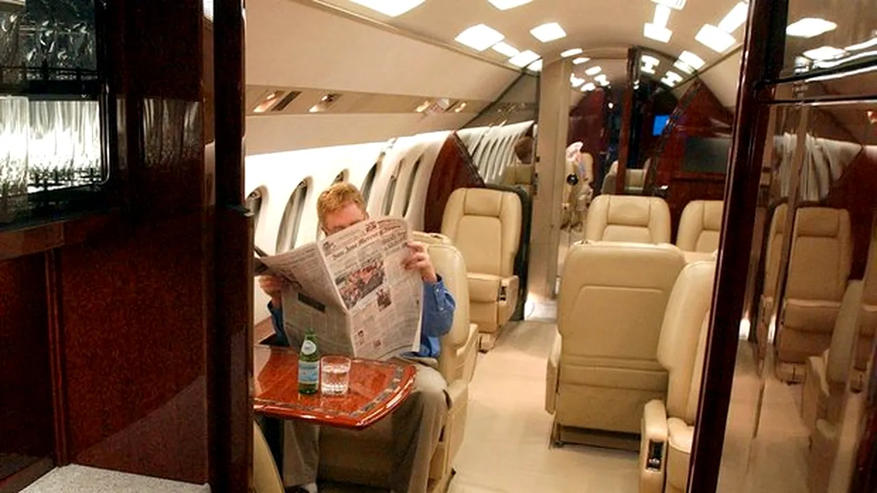 Orașul unde CHIRIA este atât de MARE încât o firmă preferă să își aducă angajații la muncă folosind un AVION PRIVAT
