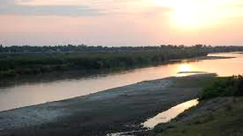 Un cadavru a fost găsit pe cursul râului Buzău. Autorităţile vor stabili dacă e vorba de Raisa, fetița dispărută în urmă cu două zile