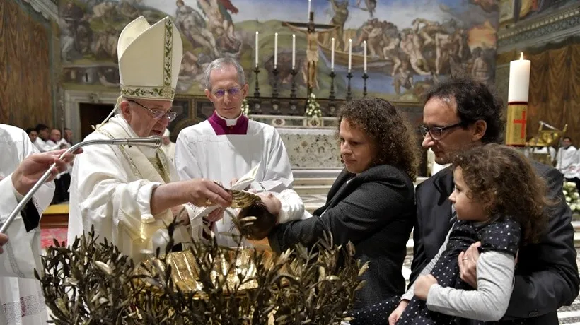 Îndemn neașteptat al Papei Francisc în timpul unei ceremonii de botez la Vatican. „Și aceasta este o expresie a iubirii