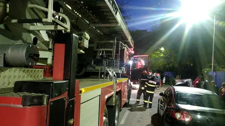 VIDEO | Explozie într-un bloc din Capitală. 13 apartamente au fost afectate și 140 de locatari s-au autoevacuat. Intervenția pompierilor