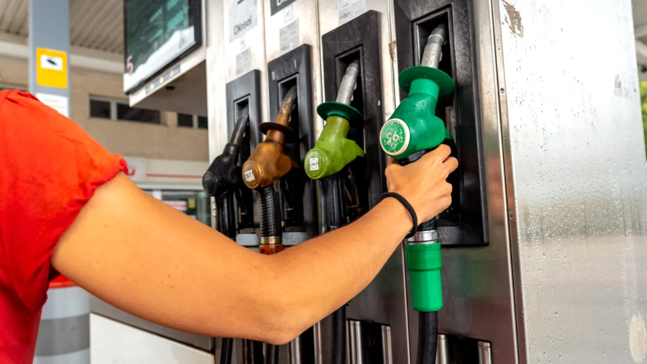 România conduce clasamentul UE la scumpirea carburanților. Prețul motorinei a crescut cu 4,6%