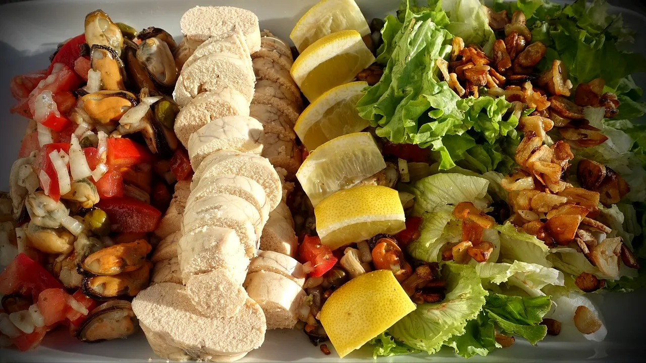 Salata tradiţională cu icre de crap este noul produs românesc recunoscut de UE