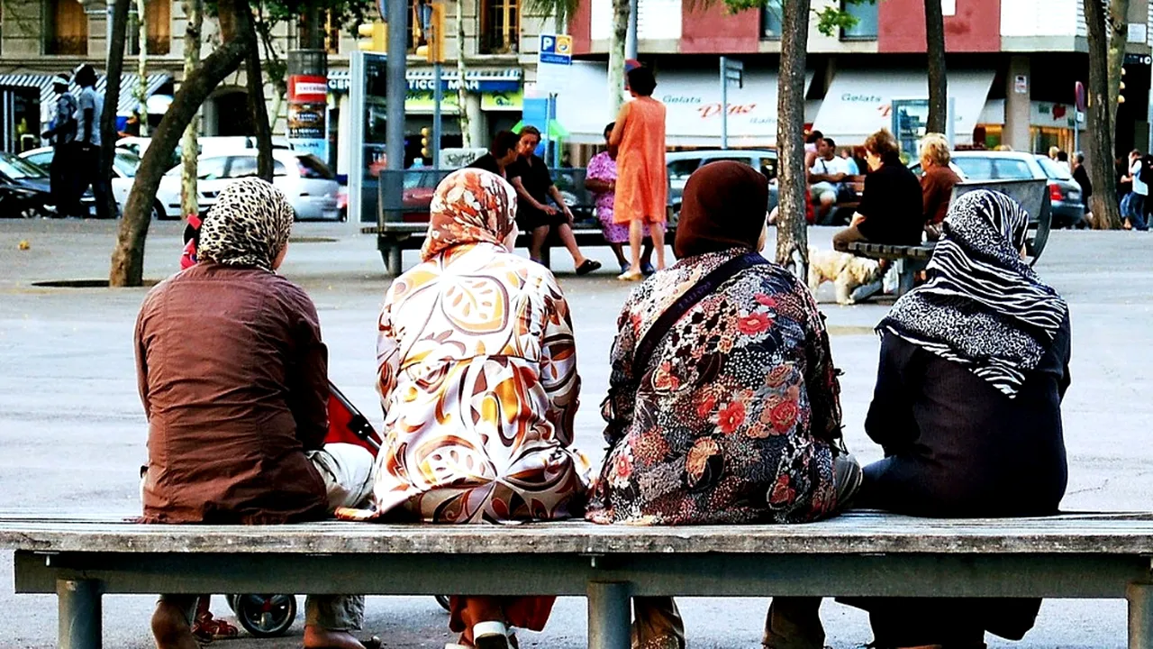 Moment istoric în Arabia Saudită. O femeie a câștigat alegerile la care a putut vota și candida pentru prima dată
