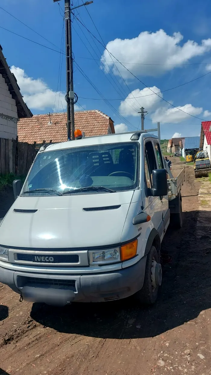 Un copil a murit, după ce s-a agățat de bena unei autoutilitare / Sursa foto: ISU Sibiu