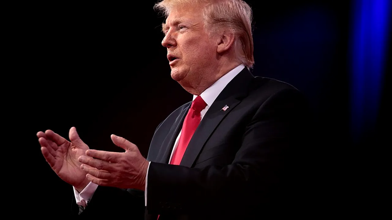 Trump a cedat în fața presiunii! Pe ce cheltuie SUA 900 de miliarde de dolari!