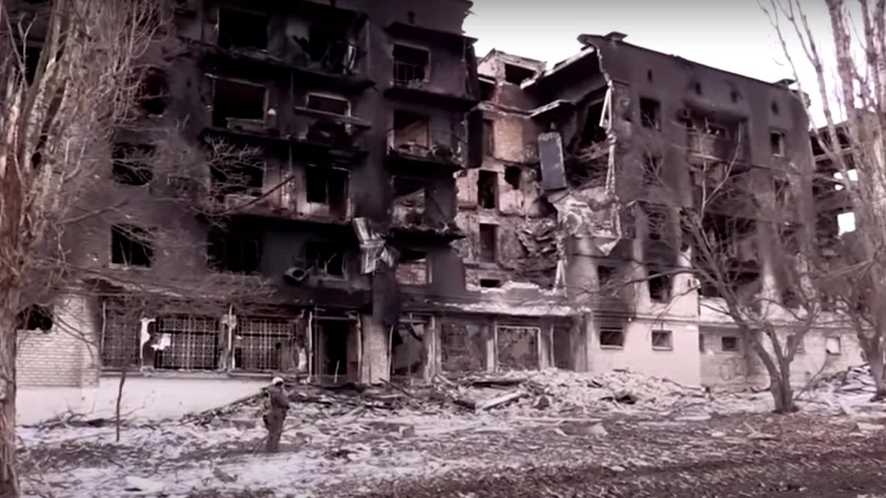 Cum arată primul oraș ucrainean ras de pe fața pământului după bombardamente