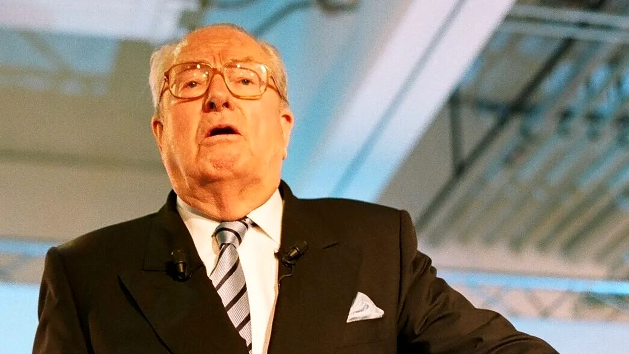 Jean-Marie Le Pen a suferit un INFARCT. A fost dat afară din Frontul Național, partidul pe care l-a fondat, chiar de fiica lui, Marine Le Pen