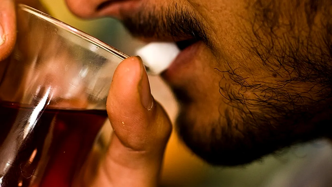 O companie producătoare de ceai i-a asigurat limba degustătorului șef pentru o sumă uriașă