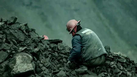 Explozie la o mină de cărbune din regiunea Luhansk, controlată de ruși: Peste 40 de oameni, blocați sub pământ