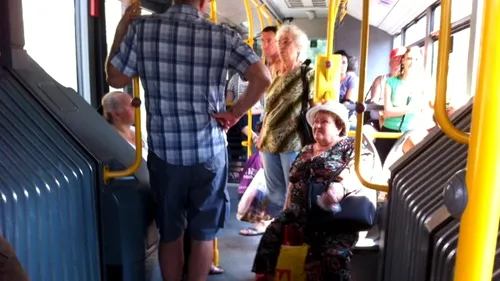 Mica victorie a unei pasagere dintr-un autobuz fără aer condiționat. Ce s-a întâmplat după dialogul dintre ea și șofer