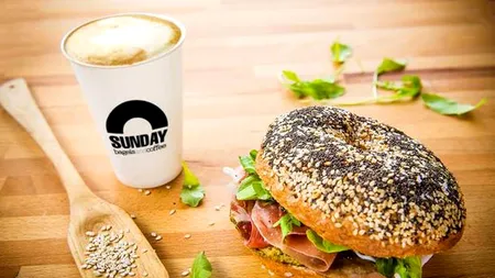 Doi tineri din Vâlcea le-au adus covrigul newyorkez corporatiștilor din Pipera. „În zilele bune avem și până la 100 de clienți