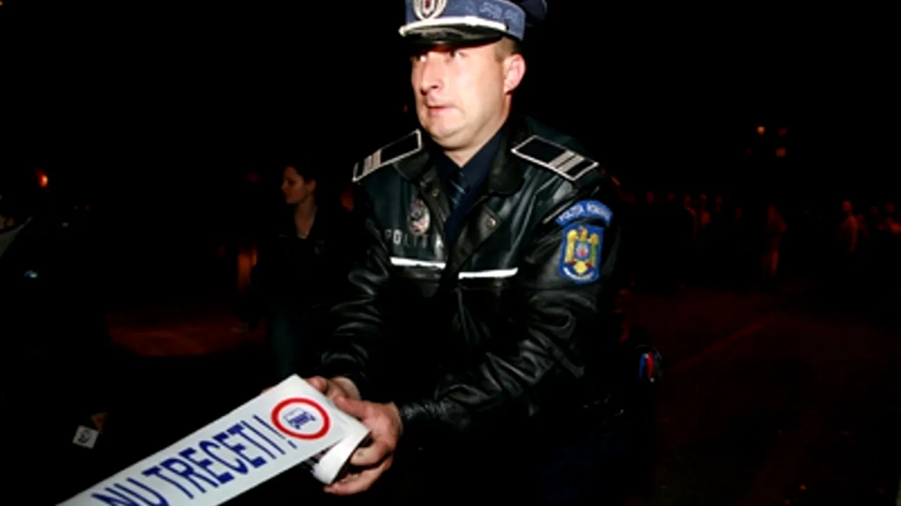 ACCIDENT PE E 60. O tânără a murit și un francez a fost rănit, după ce mașina în care erau s-a izbit de un TIR