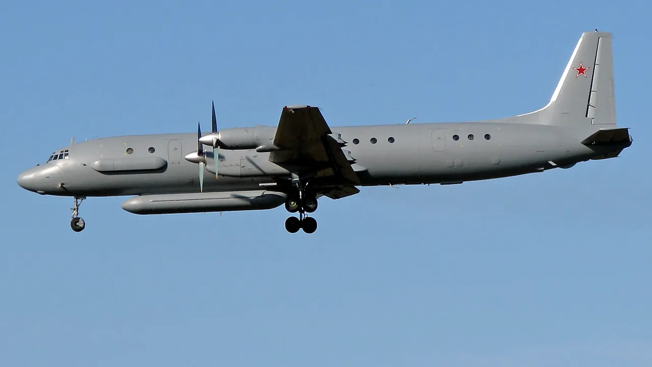 Avion militar rus cu 15 persoane la bord, DOBORÂT ACCIDENTAL de forțele siriene