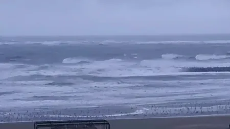 UPDATE | Alimentarea cu energie, reluată parțial în județul Constanța. Cum arată marea după codul roșu de furtună - VIDEO