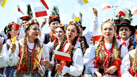 NYT: Dezbatere identitară în Polonia, care, ca alte țări, oscilează între valențe naționale și europene