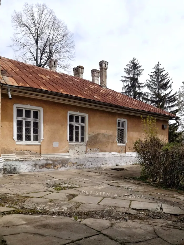 UM 01417, fosta Școală Superioară de Cavalerie 