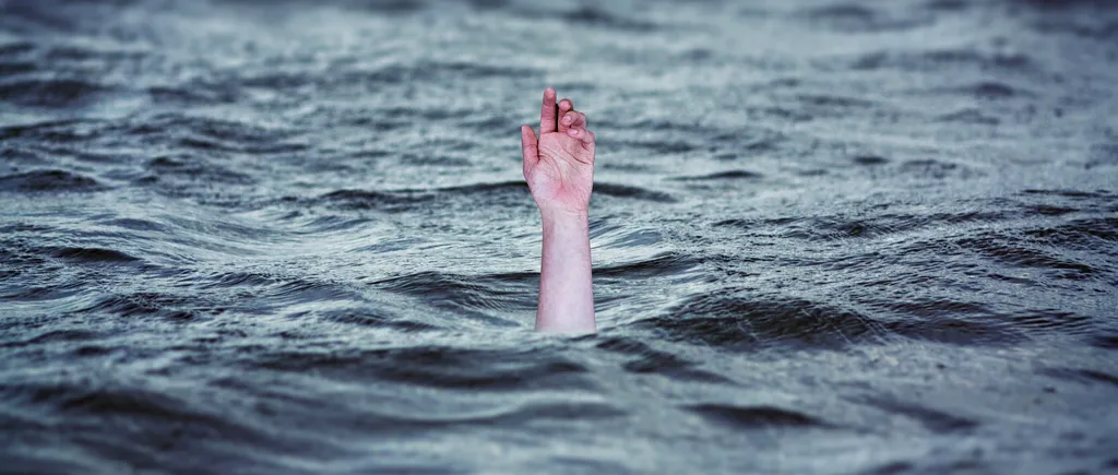Un adolescent de 19 ani a murit înecat, în zona Faleza Nord din Constanța. Era din Timișoara și venise cu familia la mare