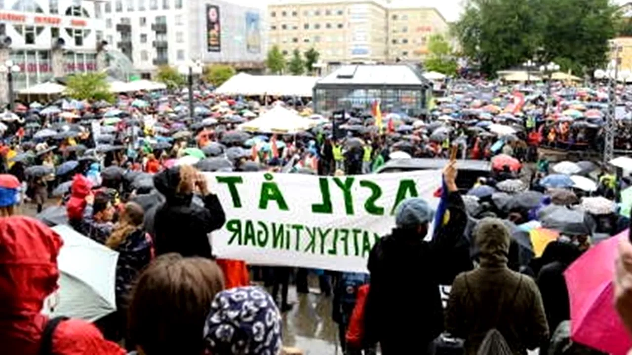 Mii de suedezi, la o demonstrație de susținere a imigranților, în Stockholm