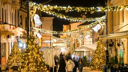 Primele IMAGINI cu târgul de Crăciun de la Craiova. S-au făcut probe la iluminatul festiv