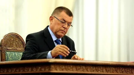 Stroe: Prefecturile rămân la Interne