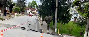 UPDATE | O stradă din Slănic Prahova s-a surpat brusc. 20 de persoane au fost evacuate