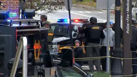 Atac armat într-un campus universitar din SUA. Atacatorul, un somalez de 18 ani, ucis