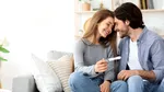 Devii părinte? Soluțiile de protecție, economisire și investiție pe care merită să le iei în calcul