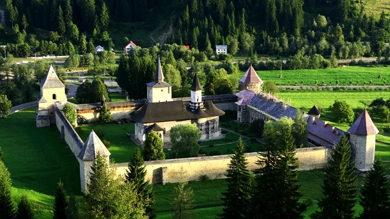 Cazare Paște 2015. În Bucovina, turiștii sunt atrași cu „mese îmbelșugate