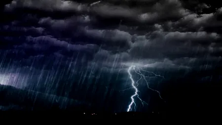 AVERTISMENT pentru românii care merg în Spania. Anunțul MAE, după emiterea unui cod roșu de ploi abundente. Ce regiune este vizată