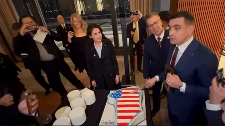 George Simion a tăiat un tort în forma Groenlandei cu drapelul SUA, la Washington: 