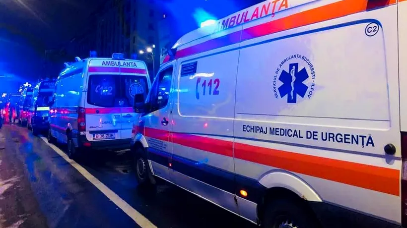 ACCIDENT fatal în Satu Mare, după ce o căruță a fost spulberată de un autoturism. Un bărbat a murit pe loc, alte 3 persoane, grav rănite