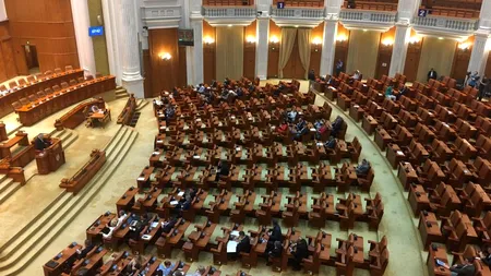 Pustiu în Parlament la citirea moțiunii de cenzură: Doar 80 de aleși sunt prezenți