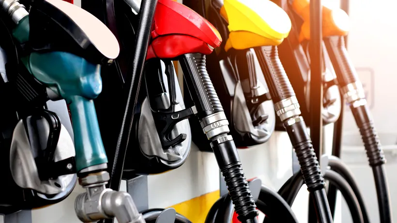 Carburanții s-au scumpit din nou. Prețurile benzinei și motorinei au ajuns aproape de nivelul de dinaintea introducerii compensării de 50 de bani