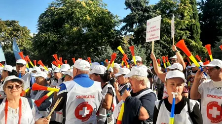 Val de PROTESTE în toată țara împotriva măsurilor anunțate de Guvern. Bolojan și-a pus în cap profesori, magistrați, polițiști, studenți, elevi și personalul sanitar