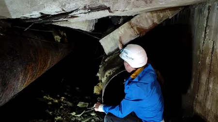 Bucureștiul se scufundă! Mai multe dale de beton dintr-o galerie din Piața Unirii s-au rupt și se sprijină pe conductele de termoficare