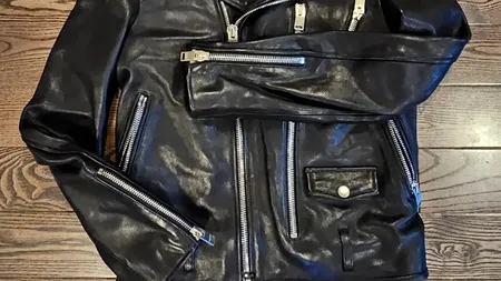 Surpriza de care a avut parte un bărbat care a cumpărat o geacă de piele dintr-un magazin second hand. A costat doar 40 de dolari