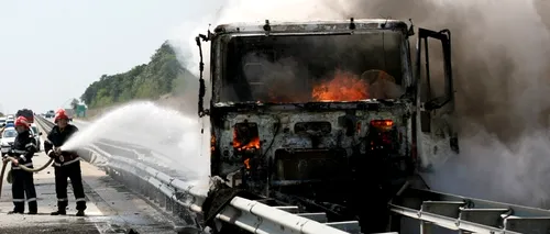 Circulație blocată pe A3, pe sensul Ploiești - București, după ce un camion a luat foc în mers