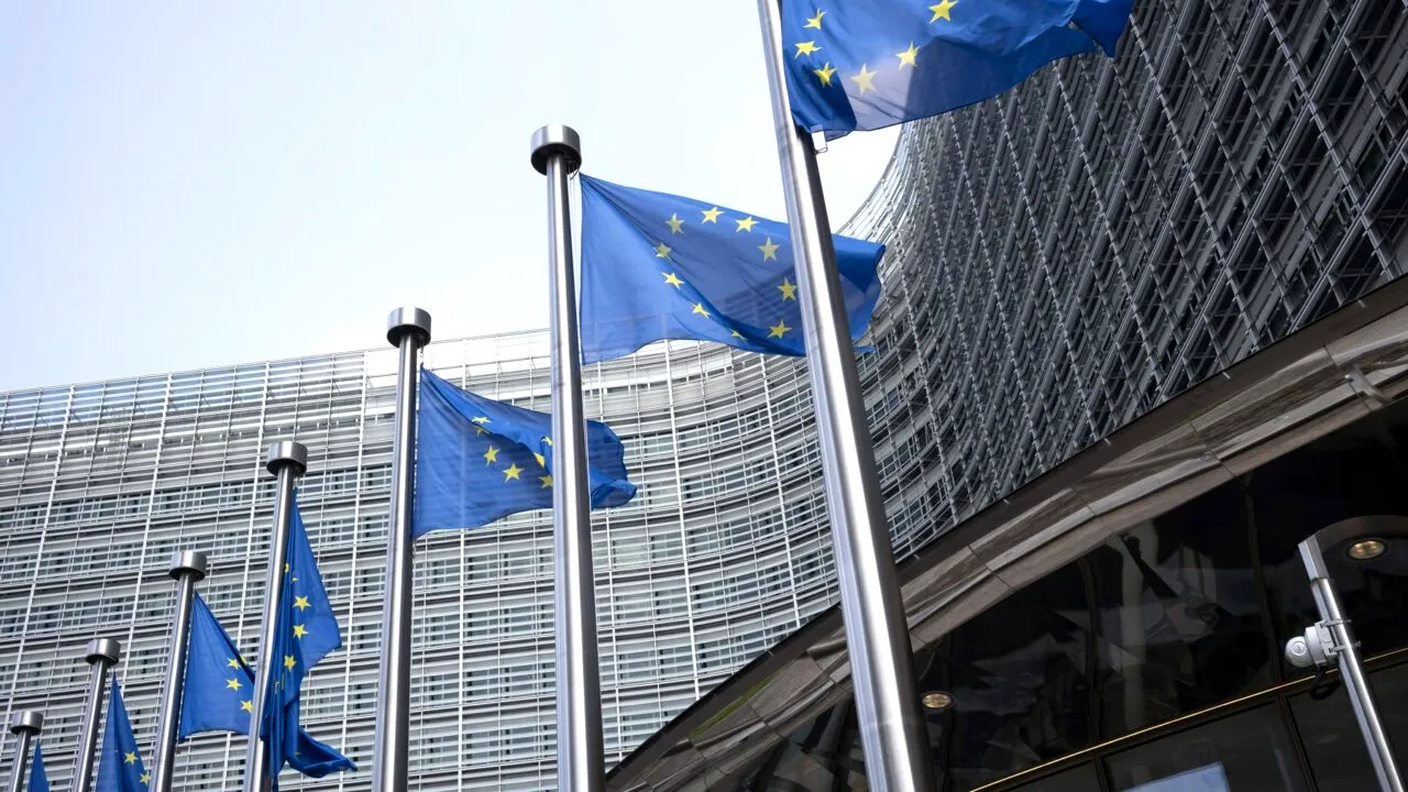 UE aprobă noi TAXE vamale pentru Rusia și Belarus. Pe ce categorii de importuri se vor aplica