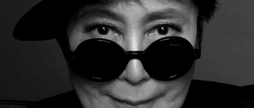 Yoko Ono este acuzată că a copiat creațiile altui designer pentru a-și lansa propriul brand