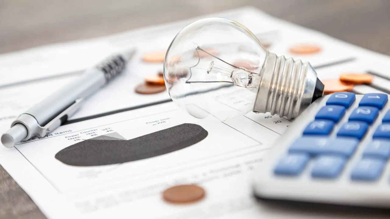 Companiile din energie reclamă insuficiența banilor alocați în proiectul rectificării pentru decontarea plafonării prețurilor, implicit „un risc major” pentru funcționarea întregului sector