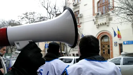 ANGAJAȚII din Educație ies în stradă! Ce anunț a făcut Federația Sindicatelor Libere din Învățământ