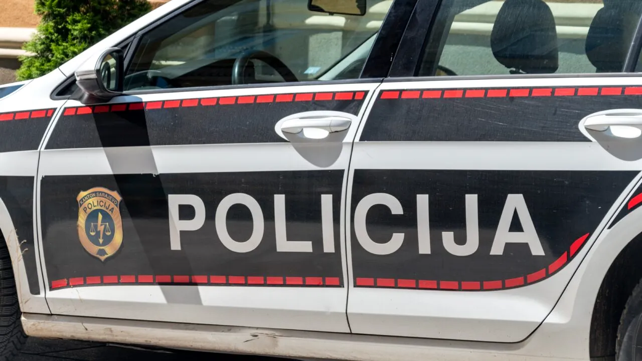 ATAC armat la o școală din Bosnia și Herțegovina. Cel puțin trei persoane au murit