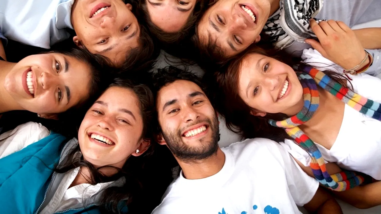 STUDIU. Care este numărul maxim de prieteni apropiați pe care îi putem avea