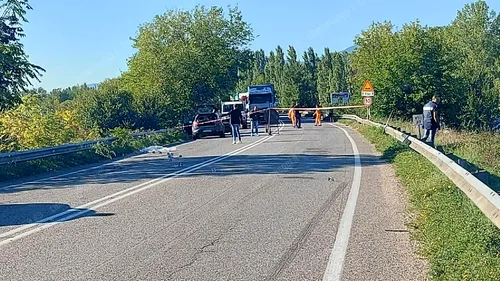 O româncă de 23 de ani a fost găsită fără suflare pe marginea drumului în Italia. Poliția îl caută pe cel care a produs accidentul