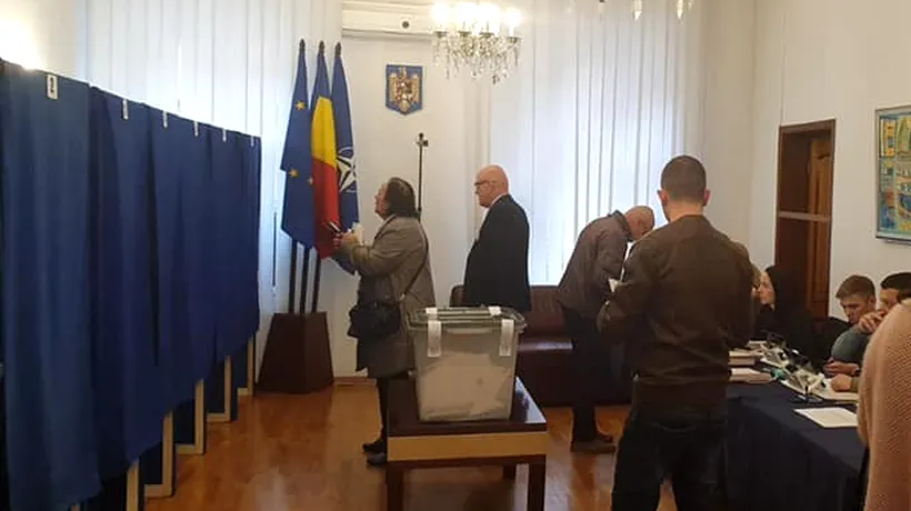 Alegeri prezidențiale 2019 | 298.473 de alegători au votat în străinătate la alegerile prezidențiale până la ora 07.00 | Orban, în vizită la MAE pentru a verifica operațiunile privind procesul de votare 