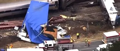 Un tren de călători a deraiat după ce a lovit un camion, în Statele Unite