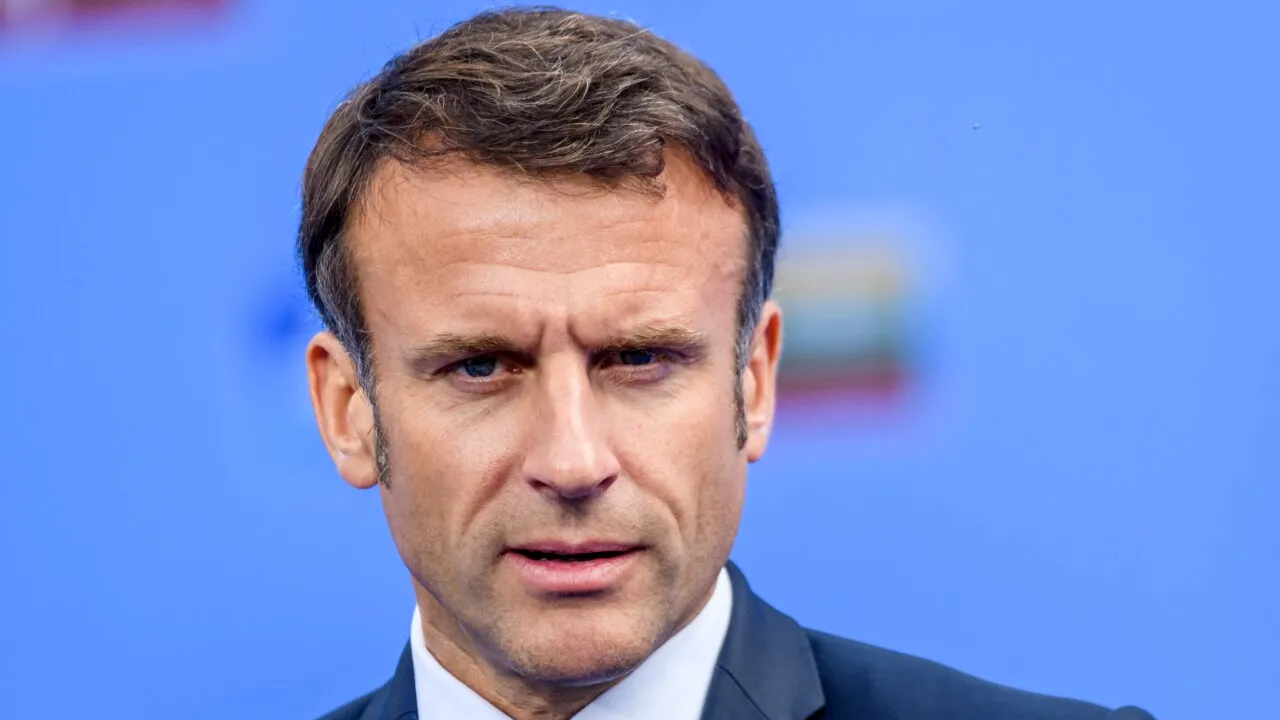 Emmanuel Macron se va adresa joi națiunii franceze, în contextul CRIZEI politice din țară