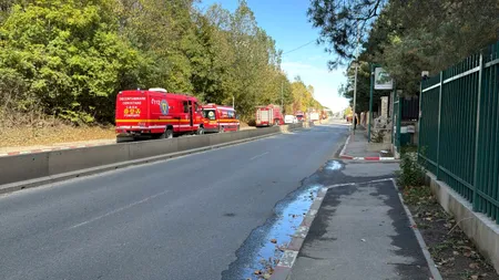 Două mașini în flăcări, în Voluntari. Incendiul s-a extins și la o țeavă de gaze, zeci de persoane evacuate