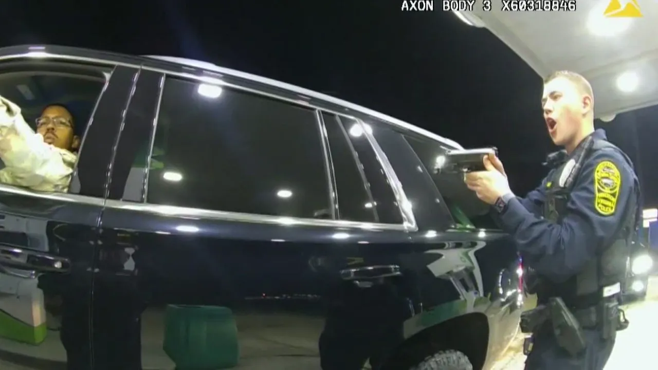 Ofițer în US Army, atacat de polițiștii din Virginia! Locotenentul Caron Nazario, afro-american, purta uniforma militară când a fost umilit de oamenii legii! (VIDEO)