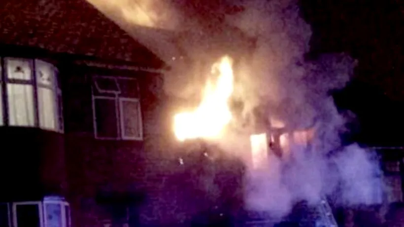 O femeie și trei copii au fost arși de vii din greșeală, în Anglia